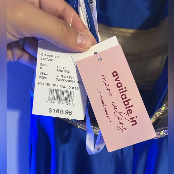 Brand new prom dress - Picture 3 of 3